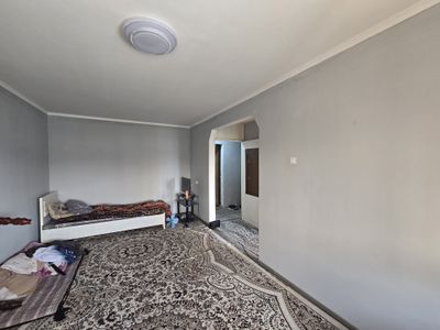 Zudlik bilan frunze massifda 1 xonali kvartira sotiladi