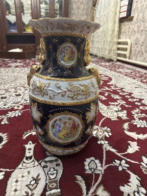 Кувшин. Мадонна 2 пары.