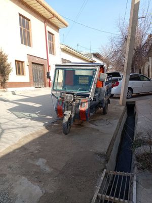 Moto auto-rickshaw