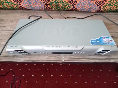 Dvd player sotiladi