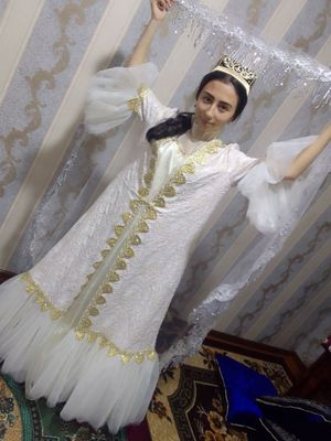 Yangi kelinchaklar uchun ansanbil. biryarim milyon