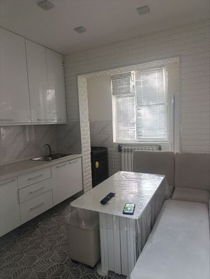 Эфенди ойбек метро 1/1/9 ижарага