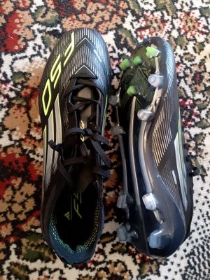 Futbol uchun oyoq kiyim , butsi