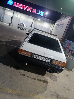 Москвич 2141 в среднем состояние