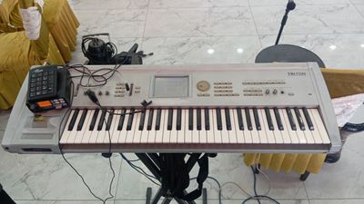 Korg Triton Sotiladi Narxi 300$