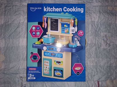Детская кухня для игры