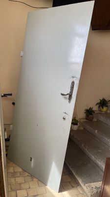 Входная железная дверь