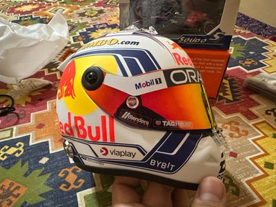 Каска (Formula 1 - Max Verstappen)