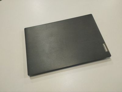 Notebook Lenovo.