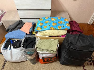 Narsalarni ulgurji sotaman hammasi yazshi holatda erkaklar, ayollar