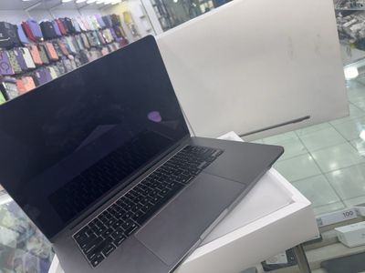 Macbook air 15 inch m3 2024 8/256