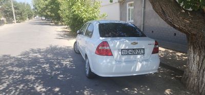 Nexia 3 avtomat sotoladi