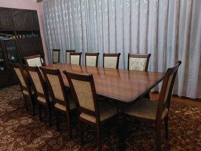 стол и стул на 12 персон