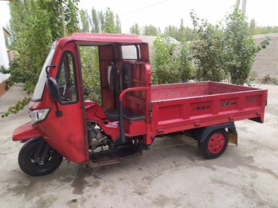 Motorol ıkkı yon tomonıda eshıkları bor