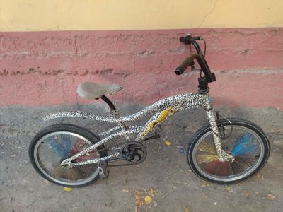 Velosiped sotiladi holati zo'r koʻp vaqt boʻldi haydalmagan