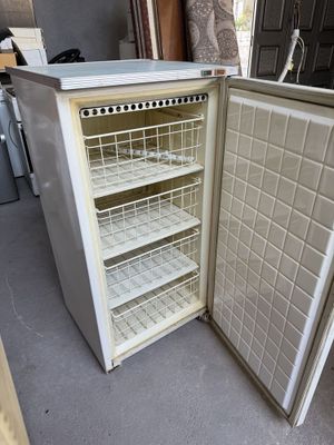 Продаю морозилник рабочий завотикой мотор
