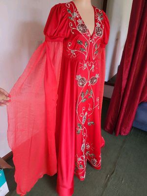 Yangi kiyilmagan M L razmer 600 ming