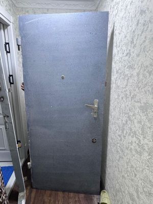Дверь входной норм состояние