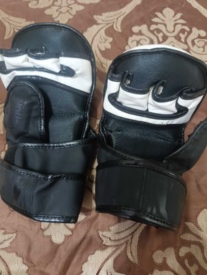 Продам перчатки для спорта