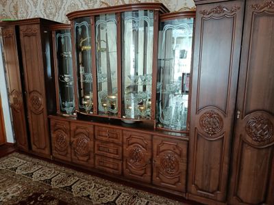 Коричневый Сервант