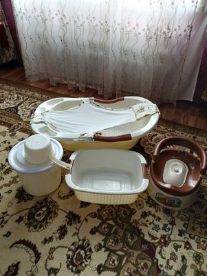 продаётся набор тазиков для купания и ходунок