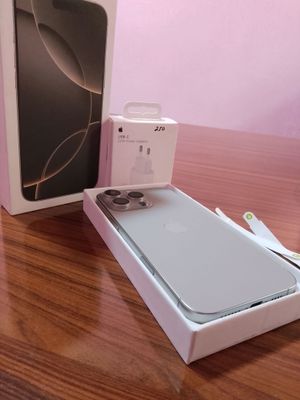 iPhone 16 pro max