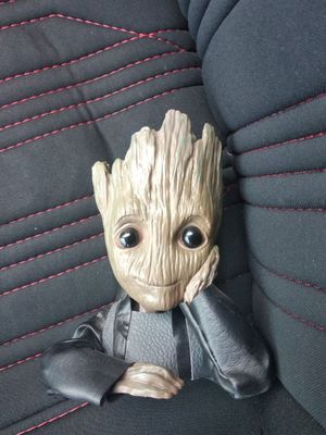 Groot срочно сотилади