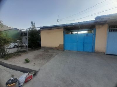 Go'zal mahalada yo'l yuzida uy sotiladi