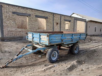 Traktor presipi sotiladi oladiganlar bo'lsa kelib ko'rselar bo'ladi