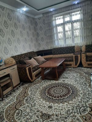 продаётся большой диван и 1 кресло в хорошем состоянии диван расклаыв