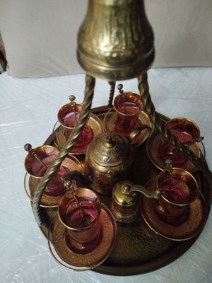 Металлический поднос со стаканчиками