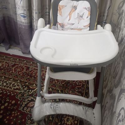 bollar otiradigan stulchik bor holati yangi