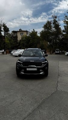 Avtomobil Kia Sonet 3 pozitsiya