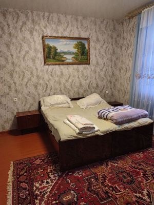 Сдаётся квартира навои 2/1/2/ квартира чистая всё есть цена 250уе