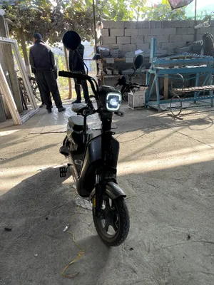 Skuter hamma narsasi bor prava shart emas