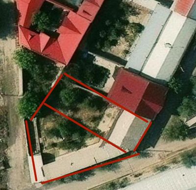 Yer sotiladi 4 sotix srochna narxi 14.000$ kelishiladi