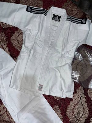 Продаю кимоно (новое кимоно)