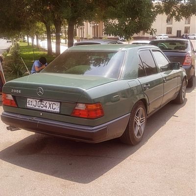 Продам авто Мерседес 124