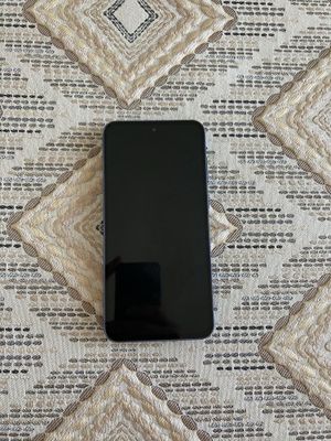 Samsung Galaxy A55 5G. Xotira 8/128 . Xolati ideal karobka bor