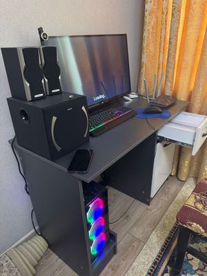 Компьютерный стол