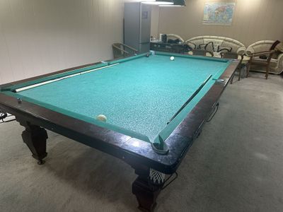 Продается бильярдный стол (мраморный)