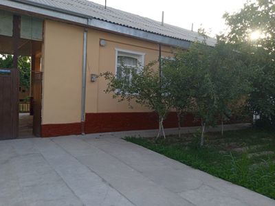 Xovli uy sotiladi