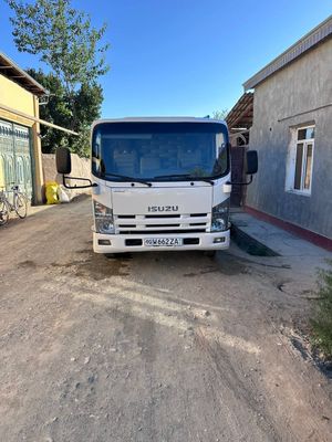 Isuzu samasvol. 2009 -yil