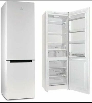 Продается новый холодильник indesit DS 4200 W.