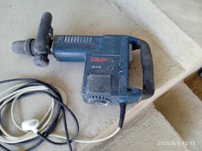 Сотилади отбойный молоток Bosch