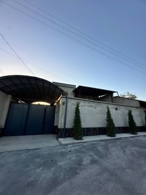 Uchastka tayyor mebel-texnika bilan