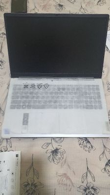 Lenovo Noutbuk sotiladi