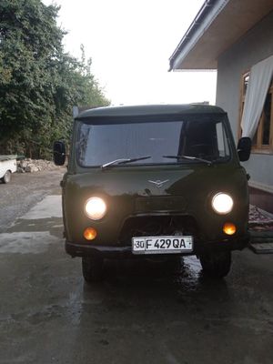 UAZ 452D sotiladi