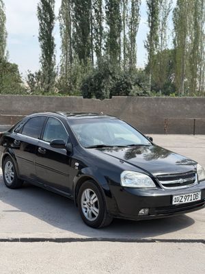 Продается lacetti 210 года