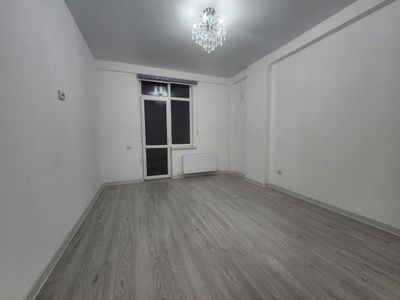 Квартира под Офис на яшнабаде ( Паркент плаза)